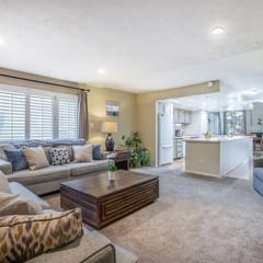 Perfect Condo in Heart of PC, with Pool & Hot Tub!
