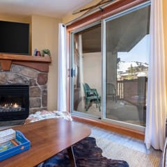 Ski in/out,Pool,Hot Tub,Pool Table - Resort View!
