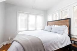 Historic Avenues Downtown Loft