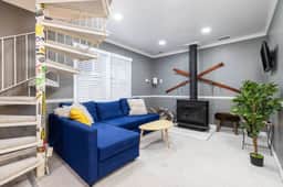 Perfect PC Location - Walk to Ski Lift & Main St.