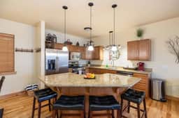 Skier's Dream-Beautifully Updated Park City condo w Hot Tub!