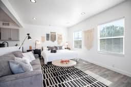 The Barber Loft-Close to Downtown, 35 Mins to Ski!