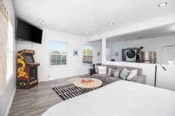 The Barber Loft-Close to Downtown, 35 Mins to Ski! - Image 5