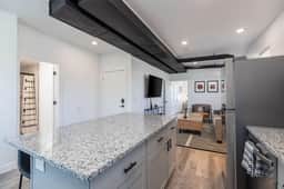 The Barber Suite-Near Downtown, 35 Mins to Skiing! - Image 4