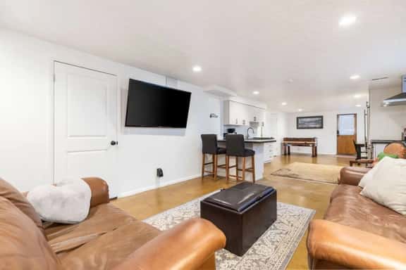 Ski Bum Chalet-Close to Resorts! - Image 1
