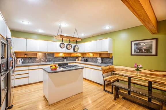 Mtn. Home in Sandy, UT -Sauna, Pool Table - Ski/Hike/Bike/Climb - Image 2