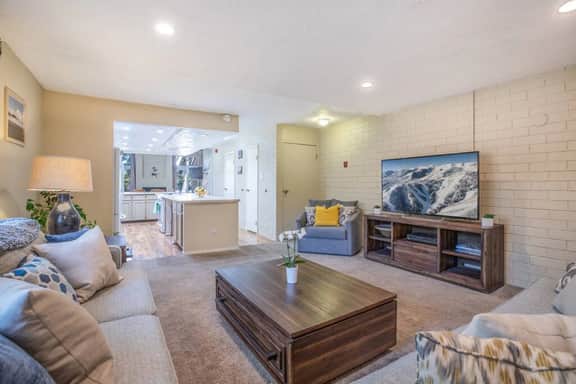 Perfect Condo in Heart of PC, with Pool & Hot Tub!