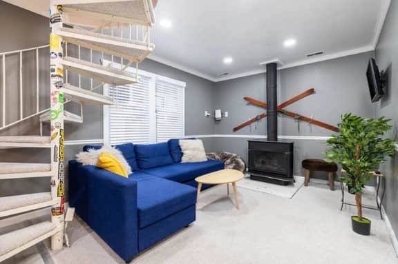 Perfect PC Location - Walk to Ski Lift & Main St.