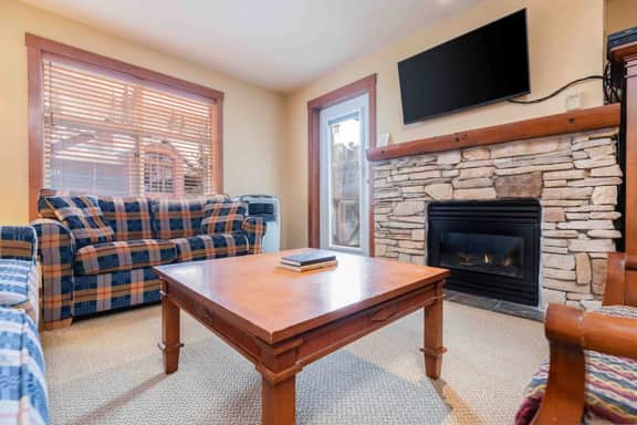 Powderhorn Suite-Ski/Out, Hot Tub w/ Mountain View