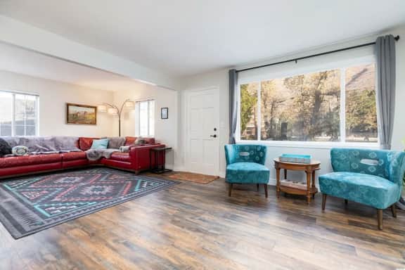 Wasatch Cottonwood Canyons Cottage-HotTub, PoolTable, Skier's Dream! - Image 2