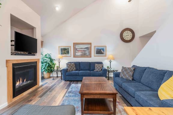 Cottonwood Canyon Basecamp Retreat - 5 Bathrooms