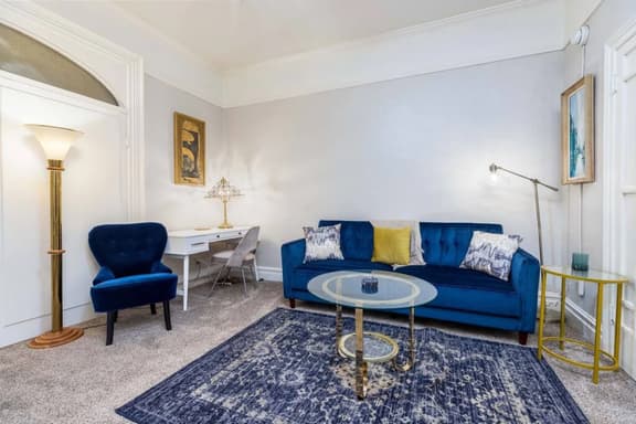 New! - Downtown Private Historic Avenues Apartment