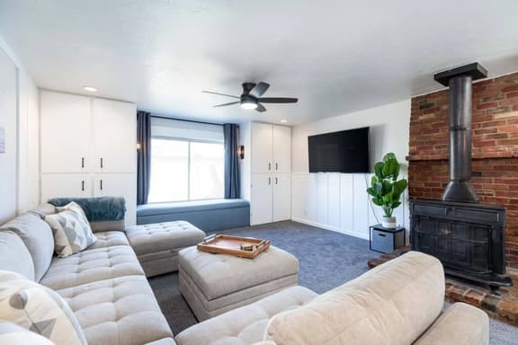Newly Updated Modern Home Near Downtown & Airport!