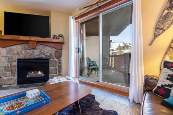 Ski in/out,Pool,Hot Tub,Pool Table - Resort View!